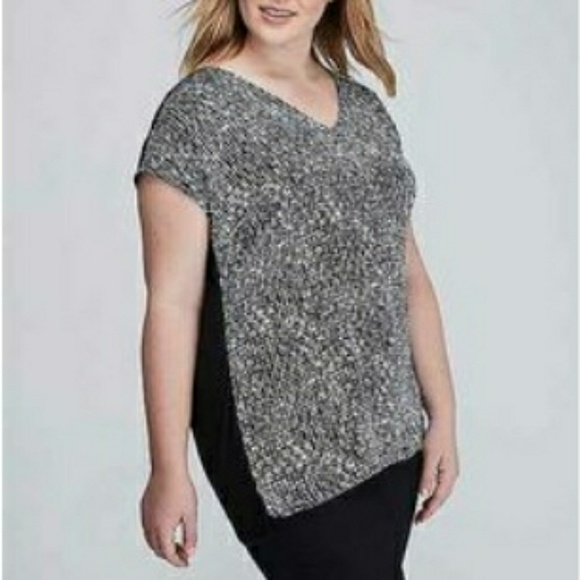 Lane Bryant Tops - 18/20 Lane Bryant Black & White Woven Front Top